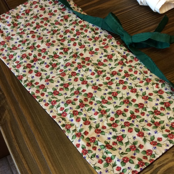 FINAL SALE PRICE Vintage 3 Piece Lot - Q Sheet, H Towel & Apron - Picture 11 of 11